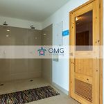 CB1637 | Último Piso con Vista Costera y Balcón